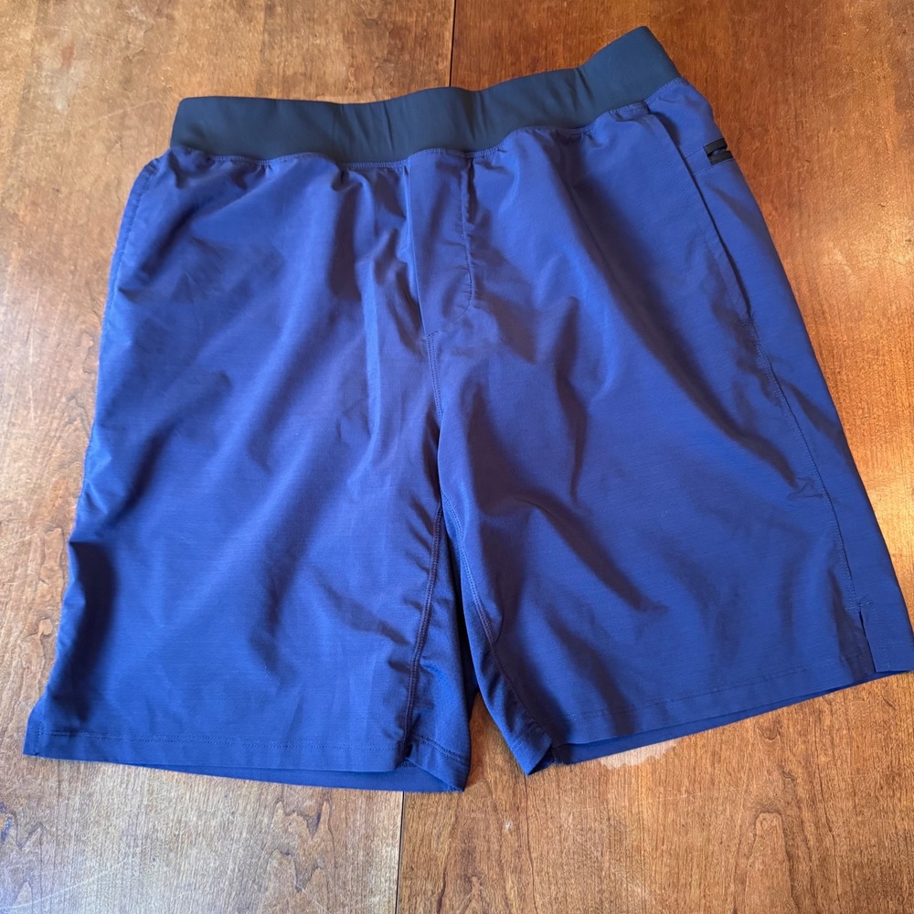 Fabletics Shorts Mens L Blue Fundamental 2-in-1 Compression Liner Zipper Pockets